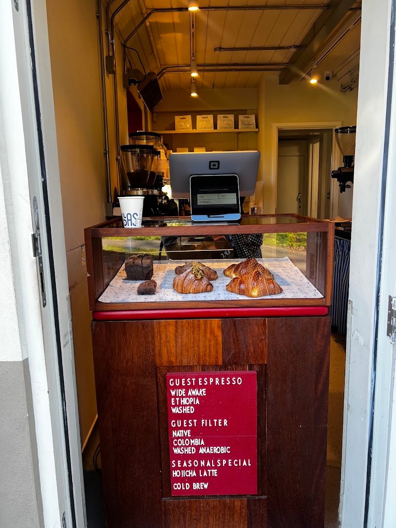 BLAS specialty coffee shop in London - photo 3