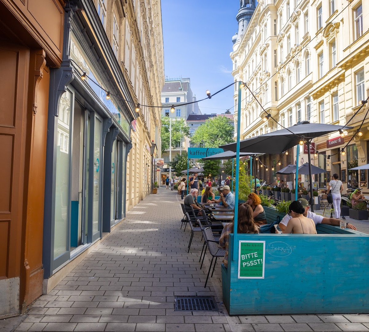 Storefront of kaffeefabrik mariahilf, specialty coffee shop in Vienna