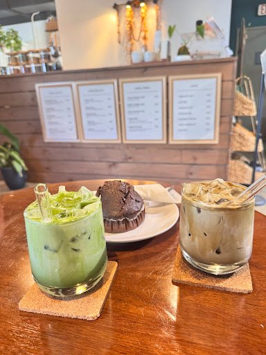 Plantoem Cafe specialty coffee shop in Honolulu - photo 7