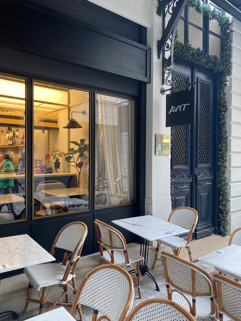 Storefront of Avit Athens, specialty coffee shop in Athens