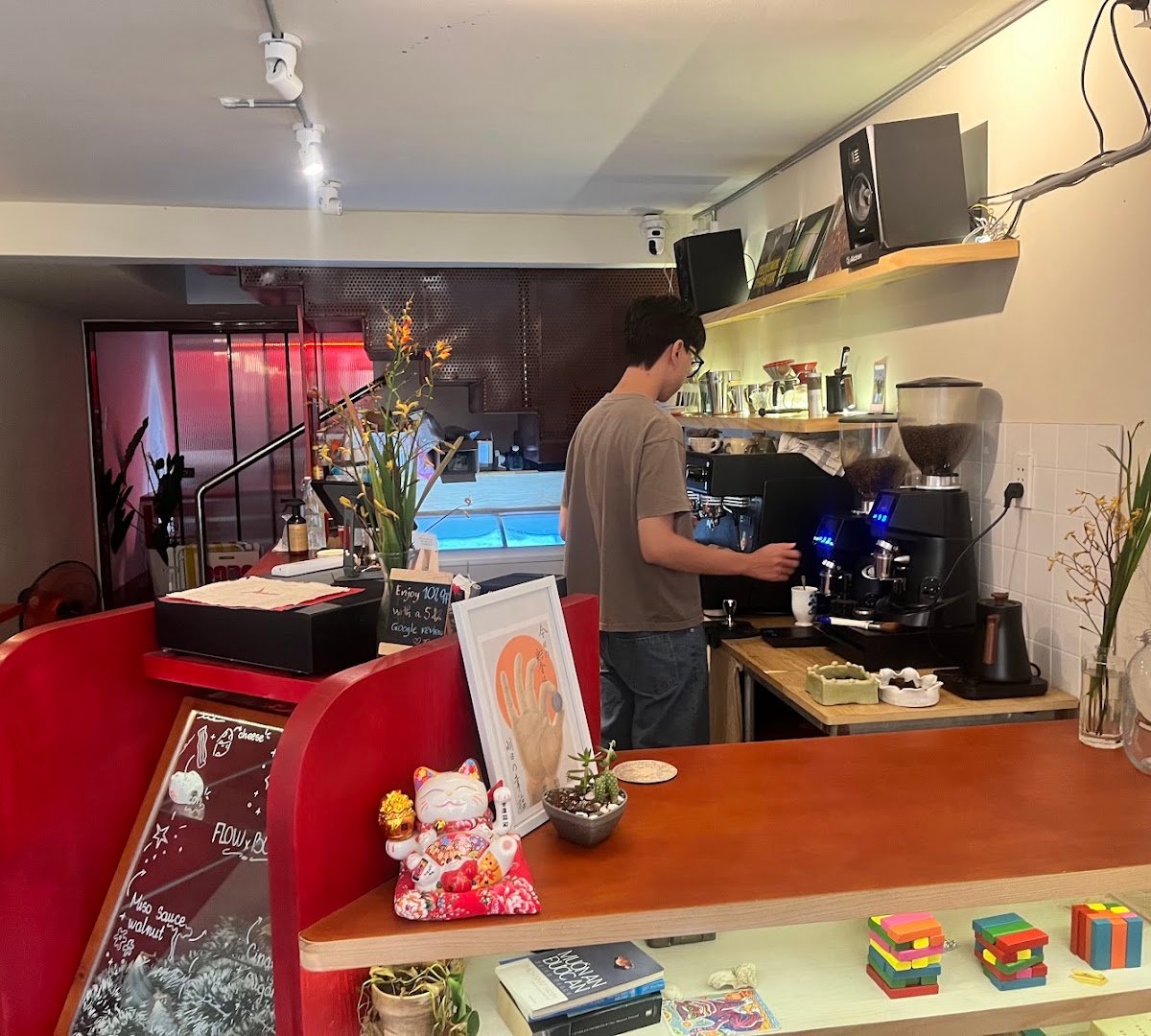 Flow Saigon specialty coffee shop in Ho Chi Minh City - photo 7