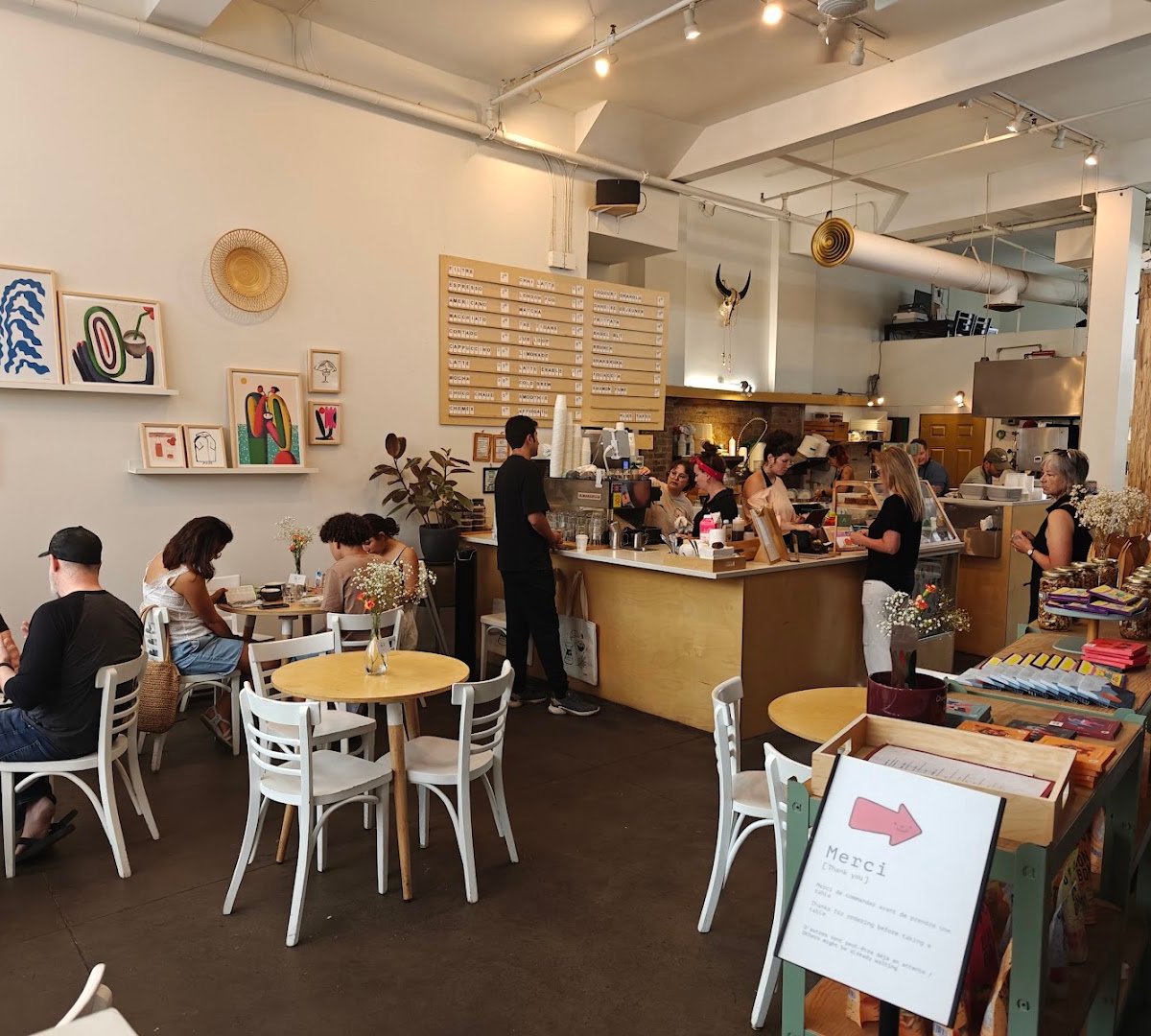 Interior of La Finca Café, specialty coffee shop in Montreal