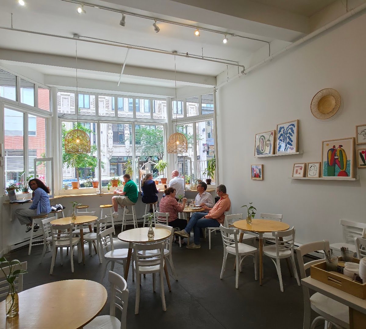 Interior of La Finca Café, specialty coffee shop in Montreal