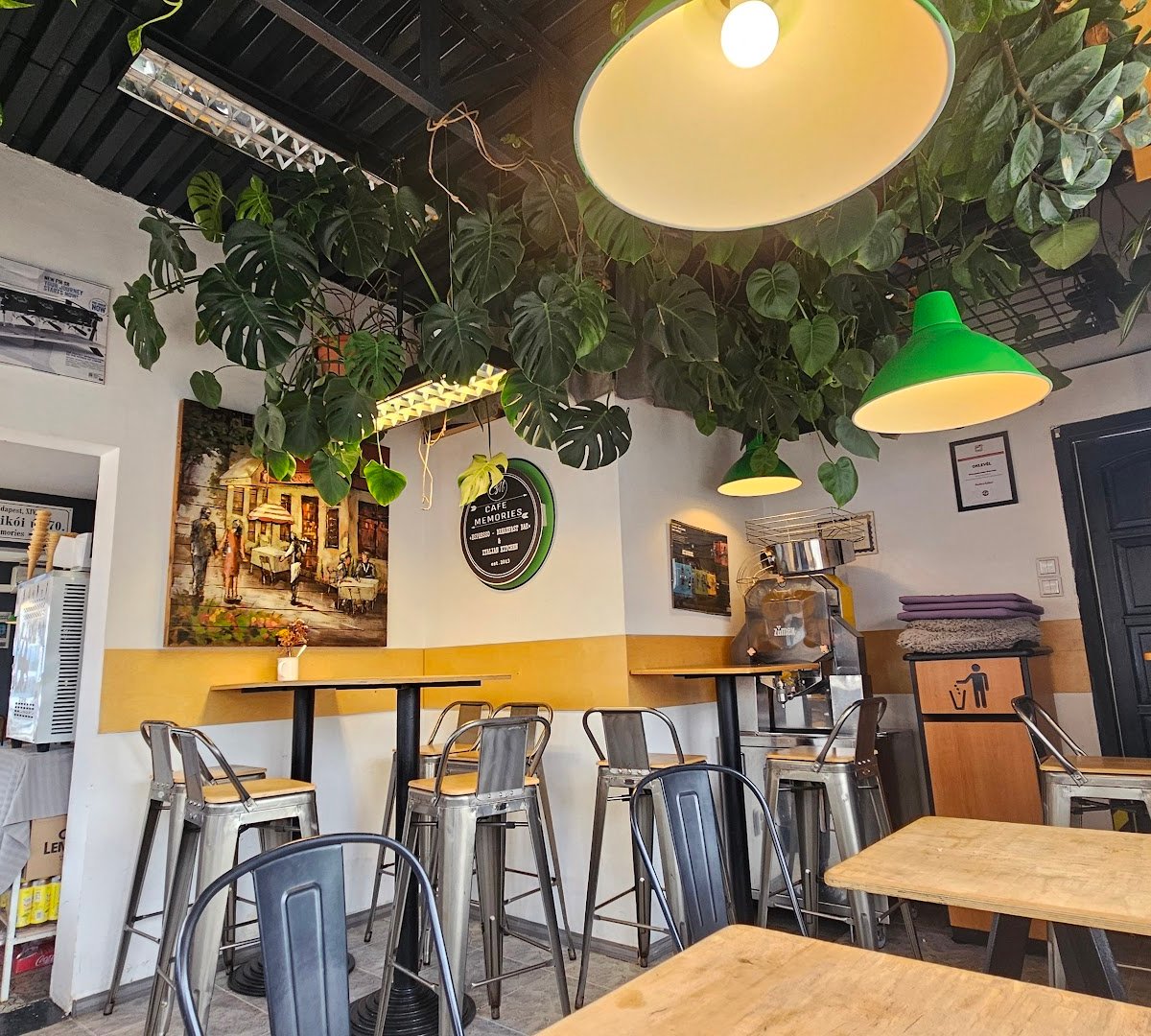 Memories Cafe specialty coffee shop in Budapest - photo 3