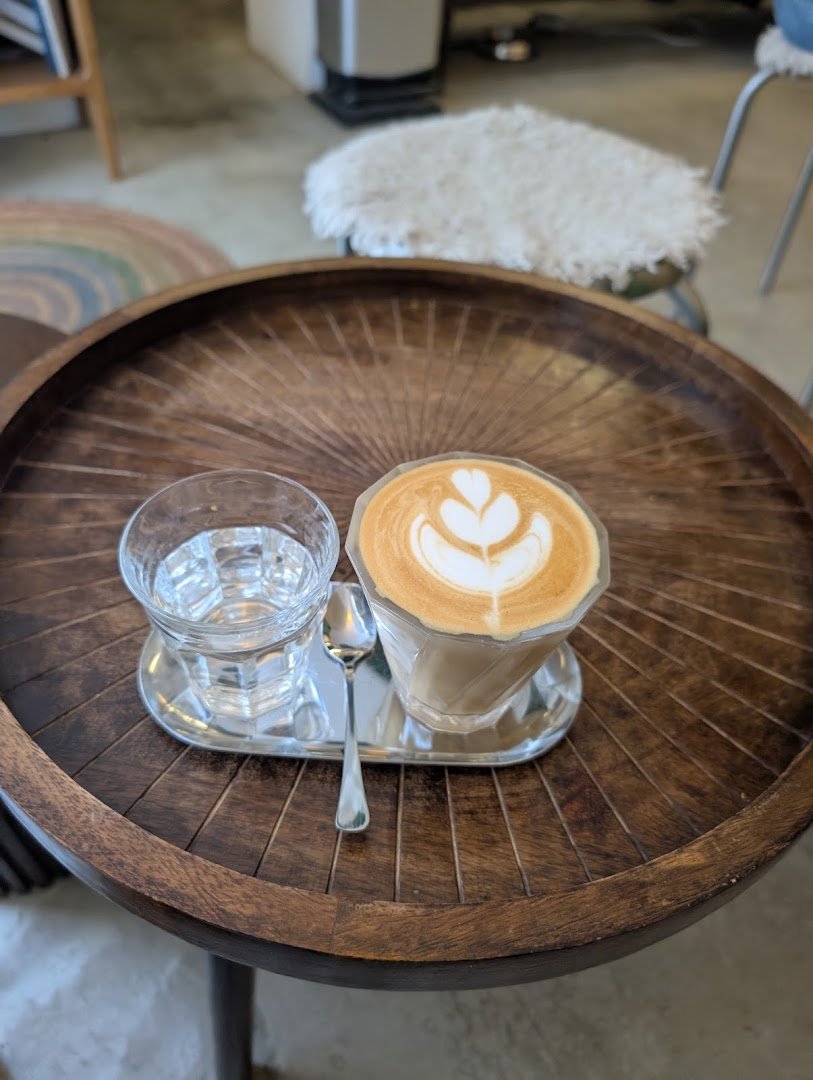 Background coffee specialty coffee shop in Paris - photo 4