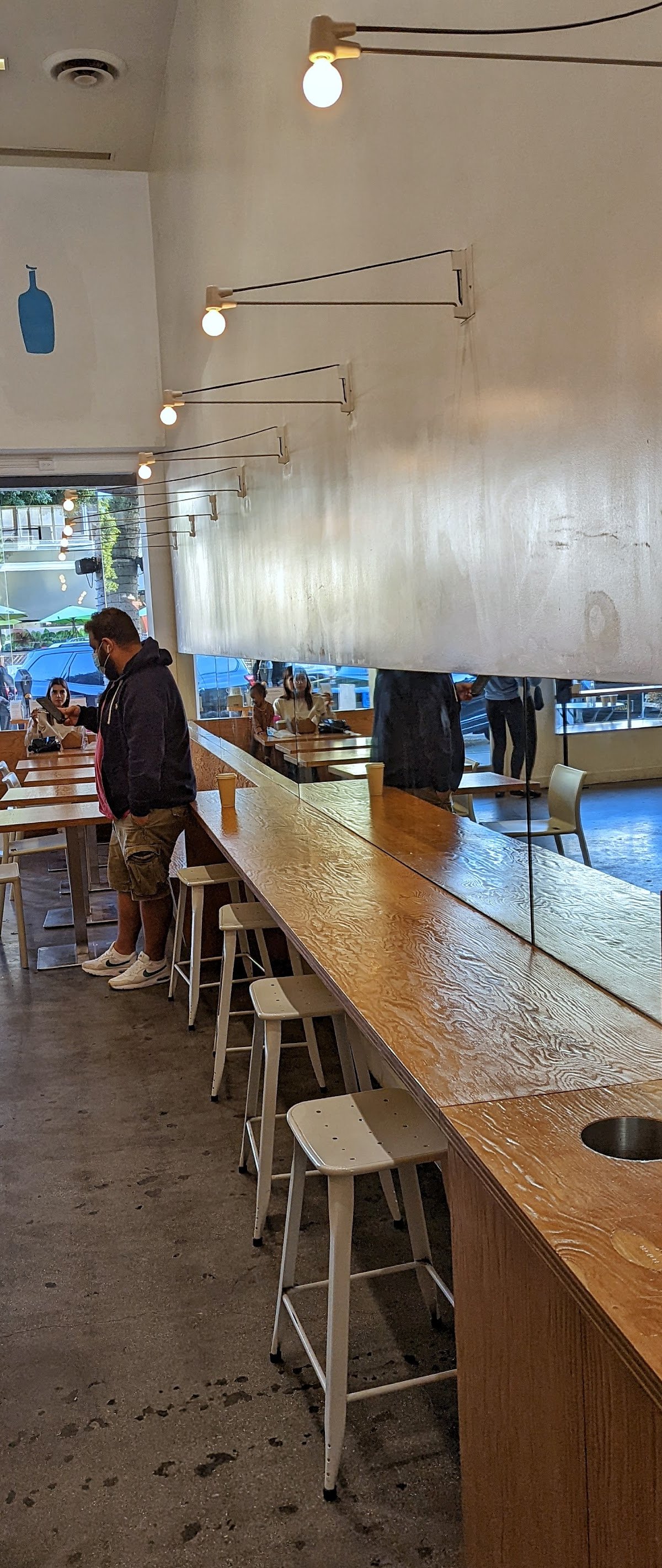 Blue Bottle Coffee specialty coffee shop in Los Angeles - photo 9