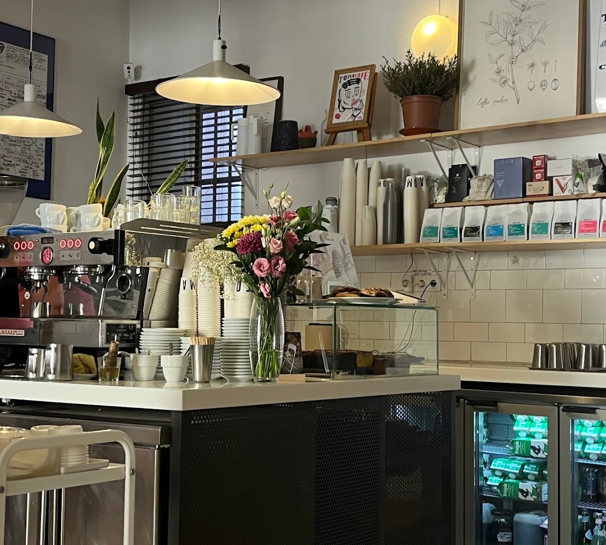 Toma Café 1 specialty coffee shop in Madrid - photo 2