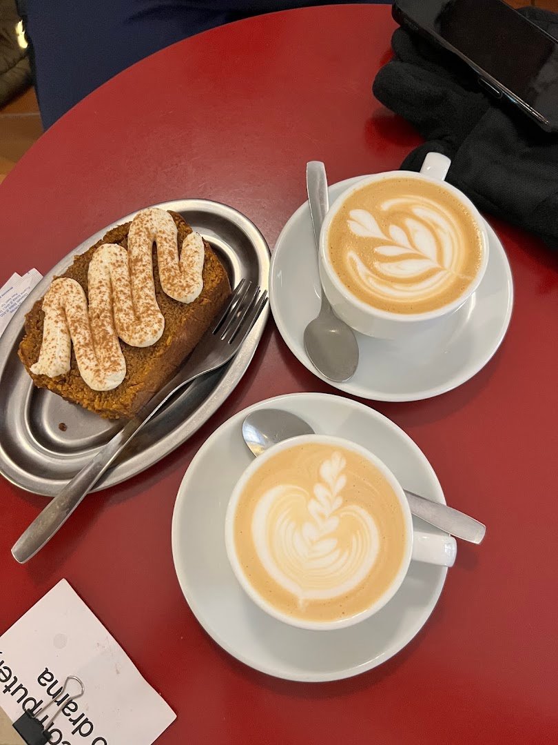Toma Café 1 specialty coffee shop in Madrid - photo 9