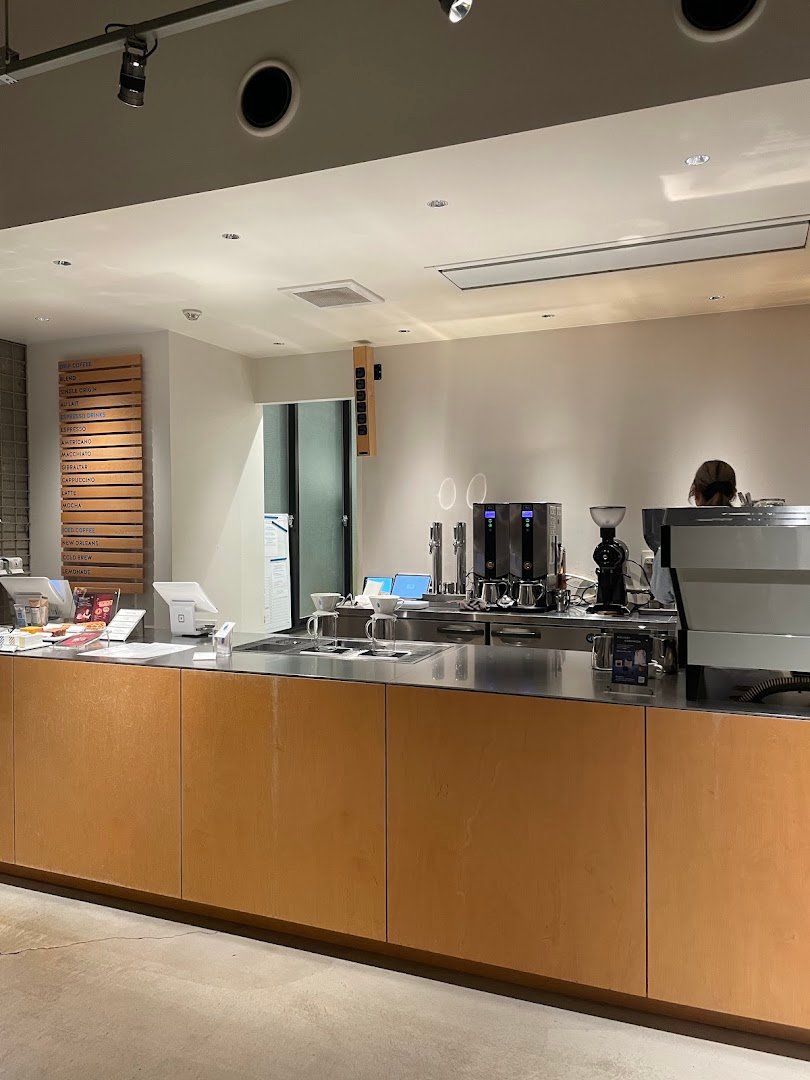 Blue Bottle Coffee Ikebukuro specialty coffee shop in Tokyo - photo 9