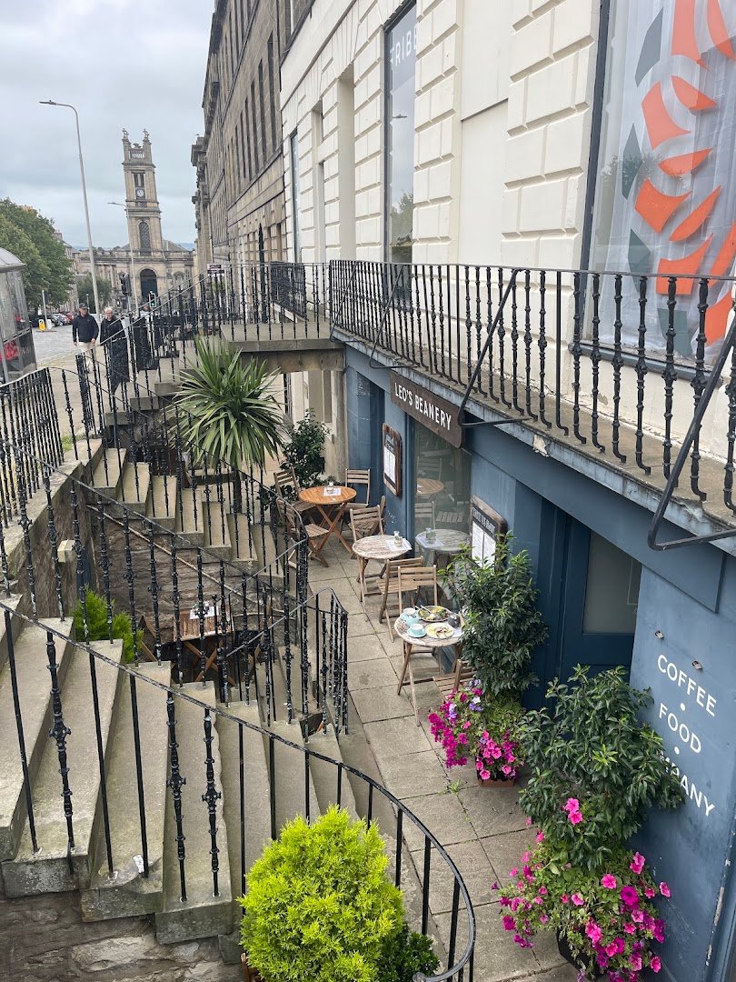 Storefront of Leo's Beanery, specialty coffee shop in Edinburgh