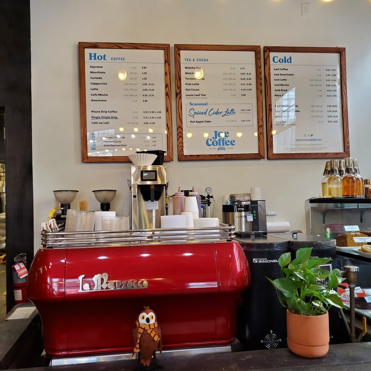 Joe Coffee Company: Roastery Cafe specialty coffee shop in New York - photo 4