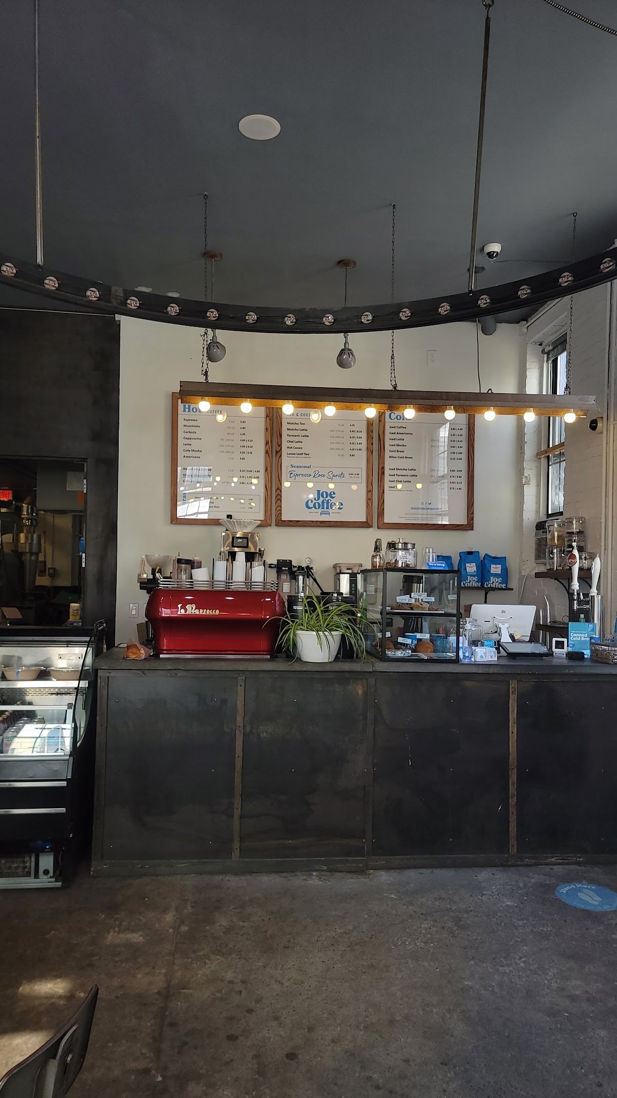 Joe Coffee Company: Roastery Cafe specialty coffee shop in New York - photo 5