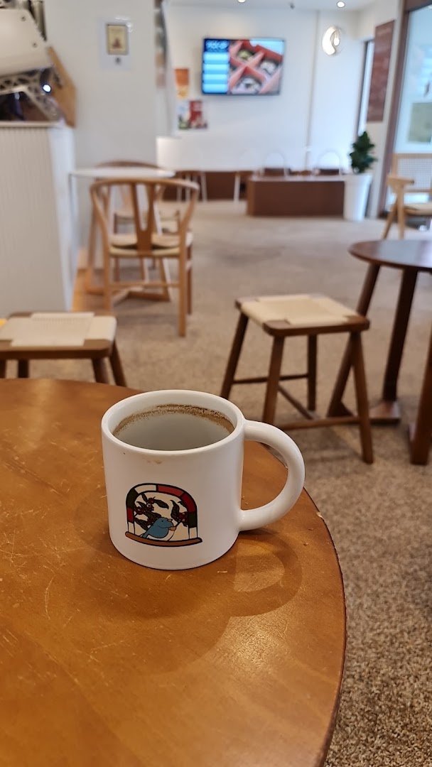 Interior of Paranmanjan Gwanghwamun, specialty coffee shop in Seoul