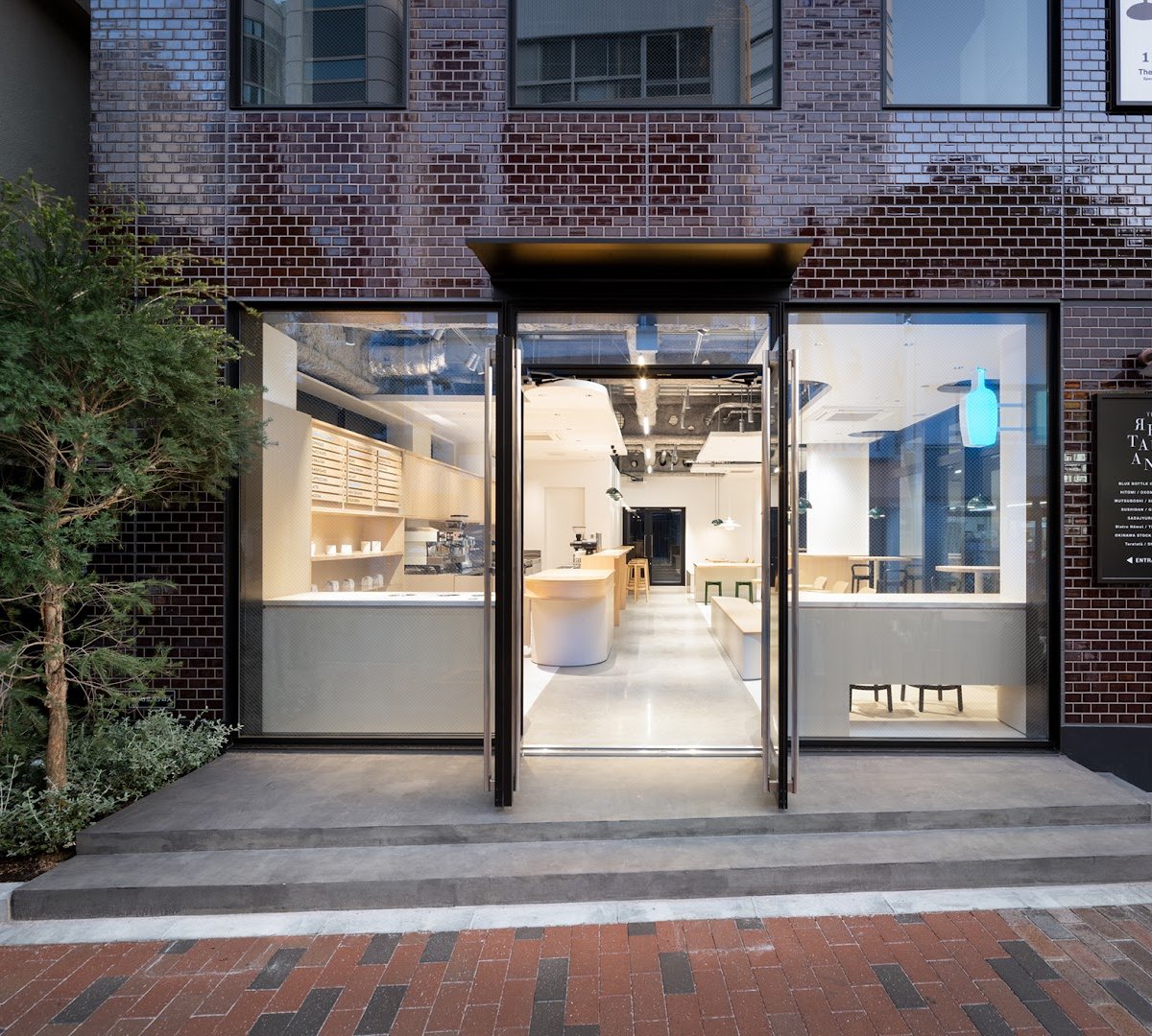 Storefront of Blue Bottle Coffee - Hiro-o Cafe, specialty coffee shop in Tokyo
