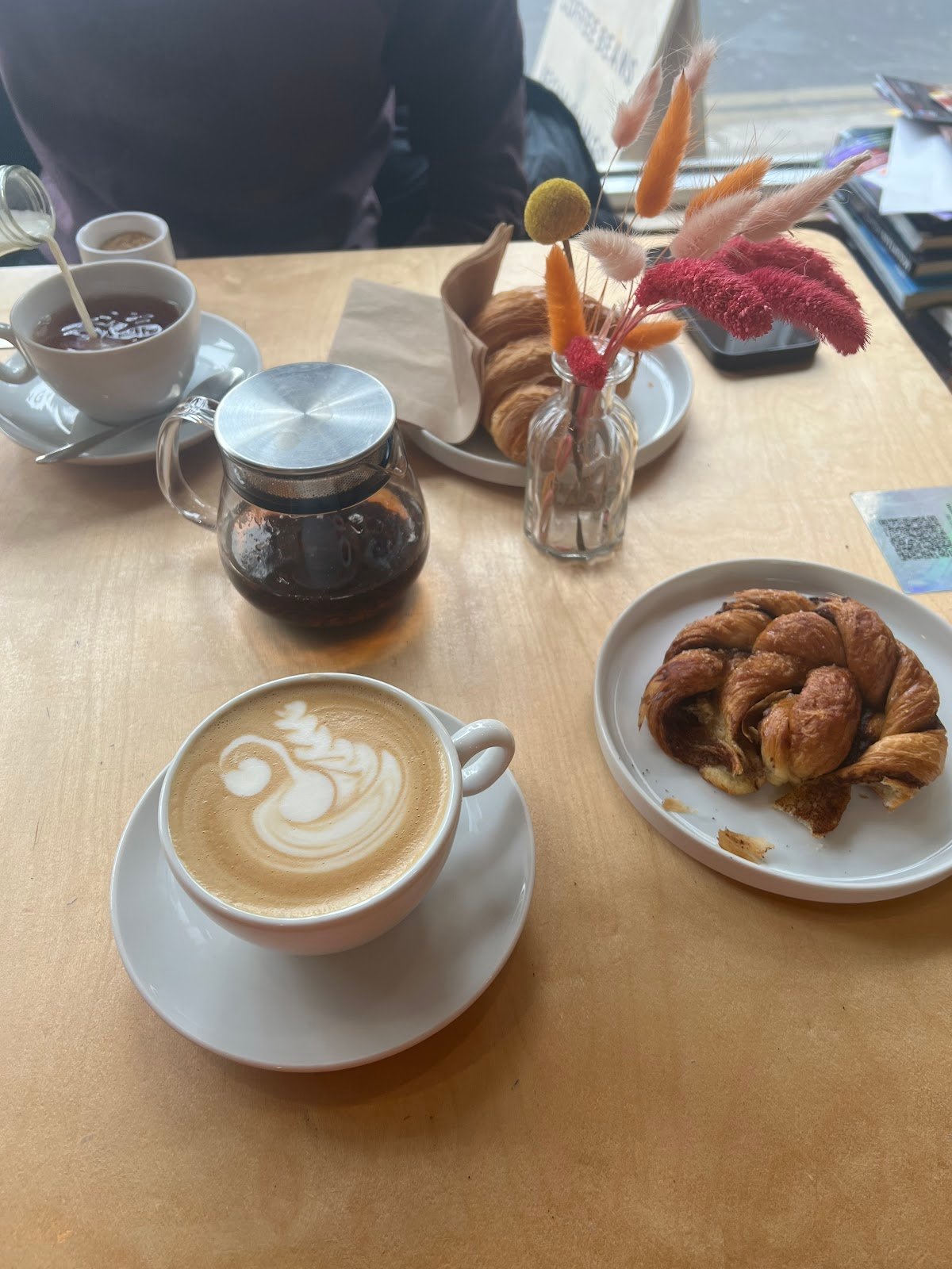 Four Boroughs specialty coffee shop in London - photo 2