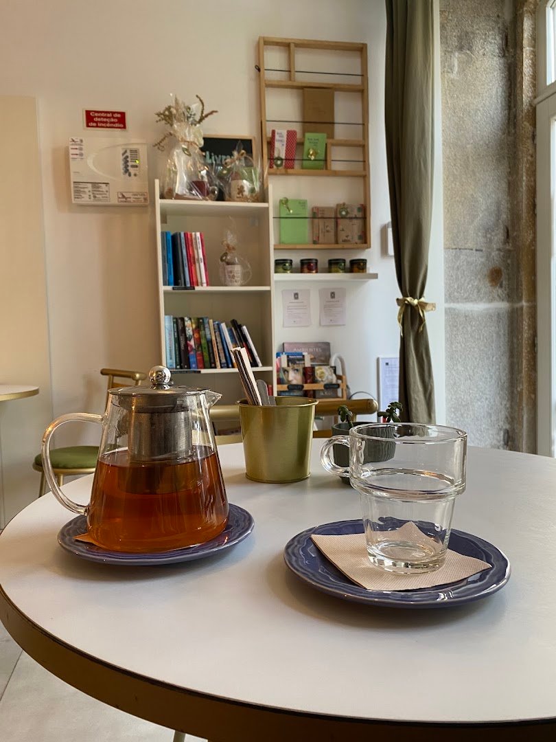 Interior of POTTS, specialty coffee shop in Porto