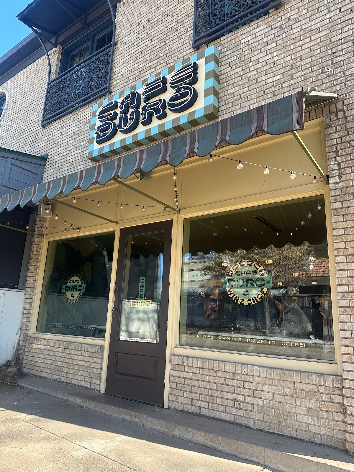 Cafe Duro specialty coffee shop in Dallas - photo 4