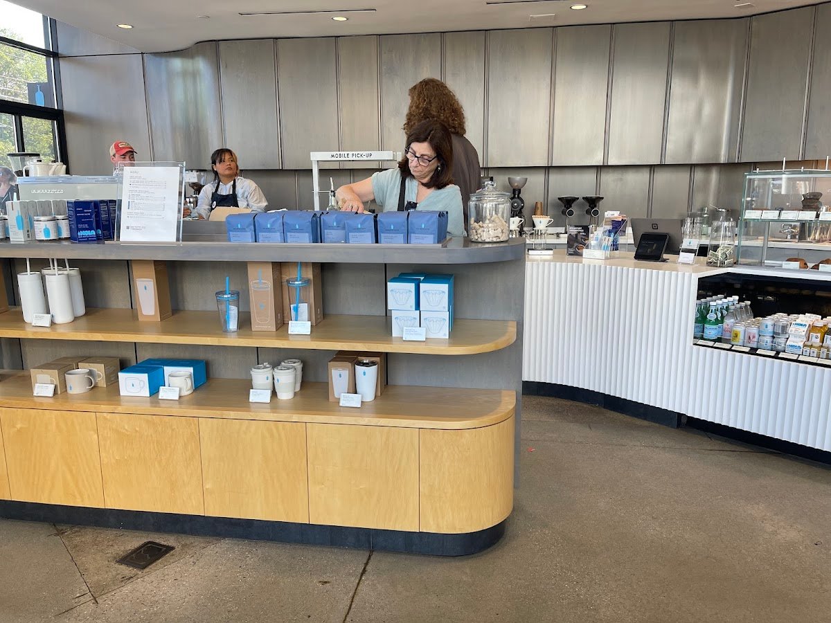 Blue Bottle Coffee specialty coffee shop in Boston - photo 3