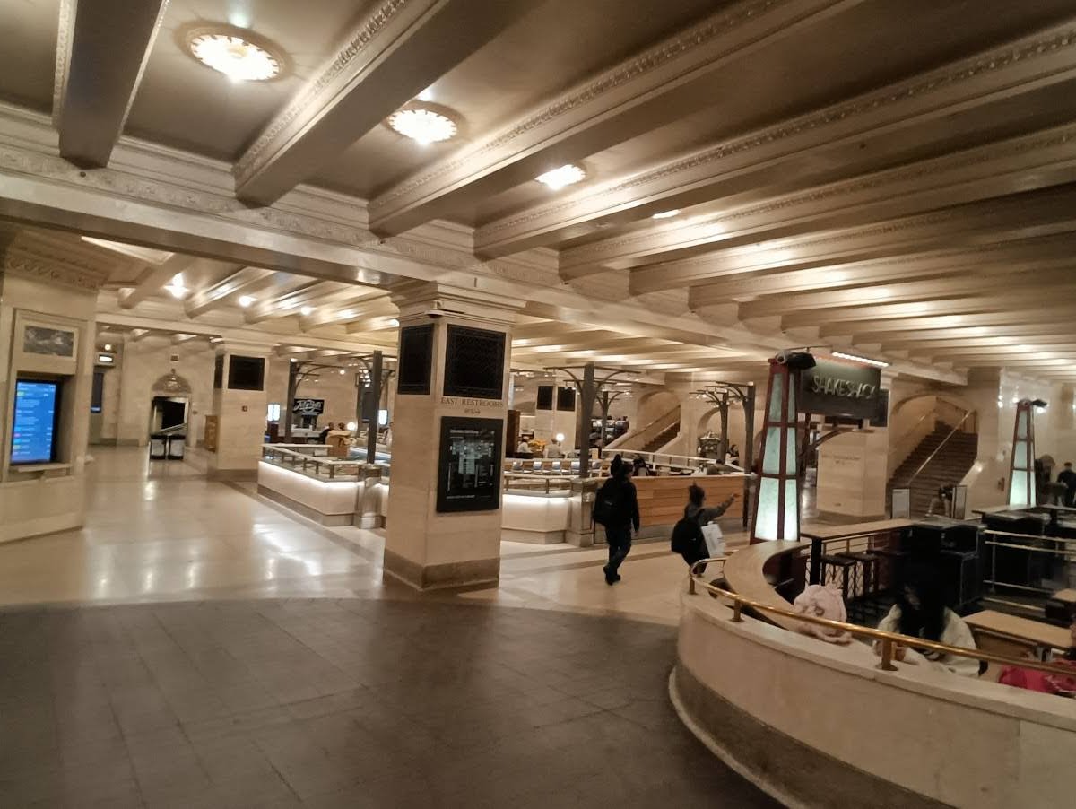 Joe Coffee Company: Grand Central Terminal Graybar specialty coffee shop in New York - photo 3