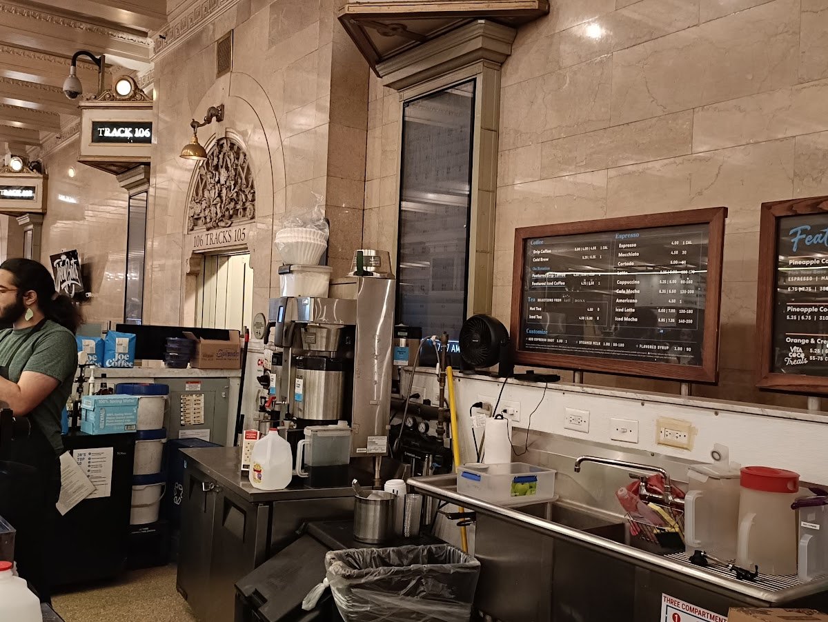 Joe Coffee Company: Grand Central Terminal Graybar specialty coffee shop in New York - photo 4