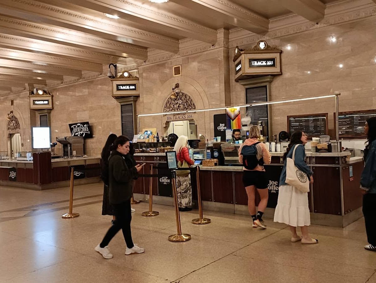 Joe Coffee Company: Grand Central Terminal Graybar specialty coffee shop in New York - photo 5