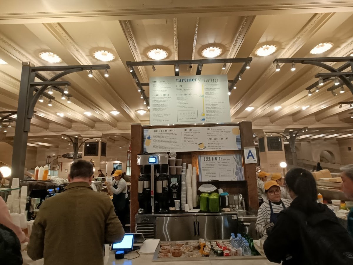 Joe Coffee Company: Grand Central Terminal Graybar specialty coffee shop in New York - photo 6