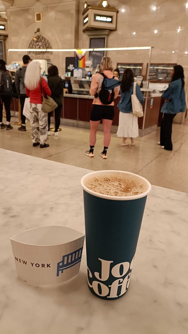 Joe Coffee Company: Grand Central Terminal Graybar specialty coffee shop in New York - photo 9