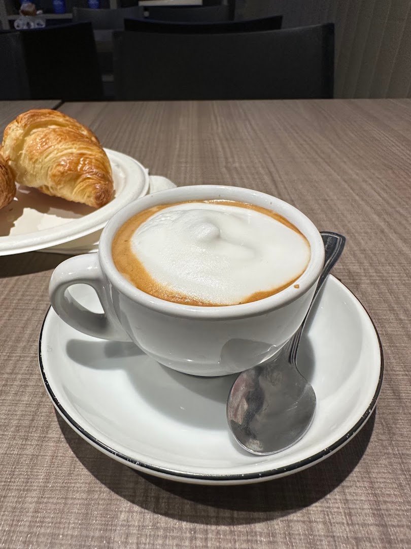 Coffee at Brulerie Aux Quatre Vents, specialty coffee shop in Montreal