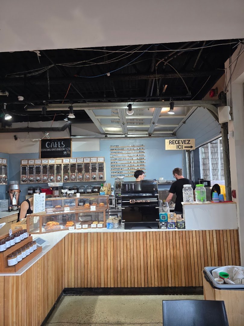 Interior of Brulerie Aux Quatre Vents, specialty coffee shop in Montreal