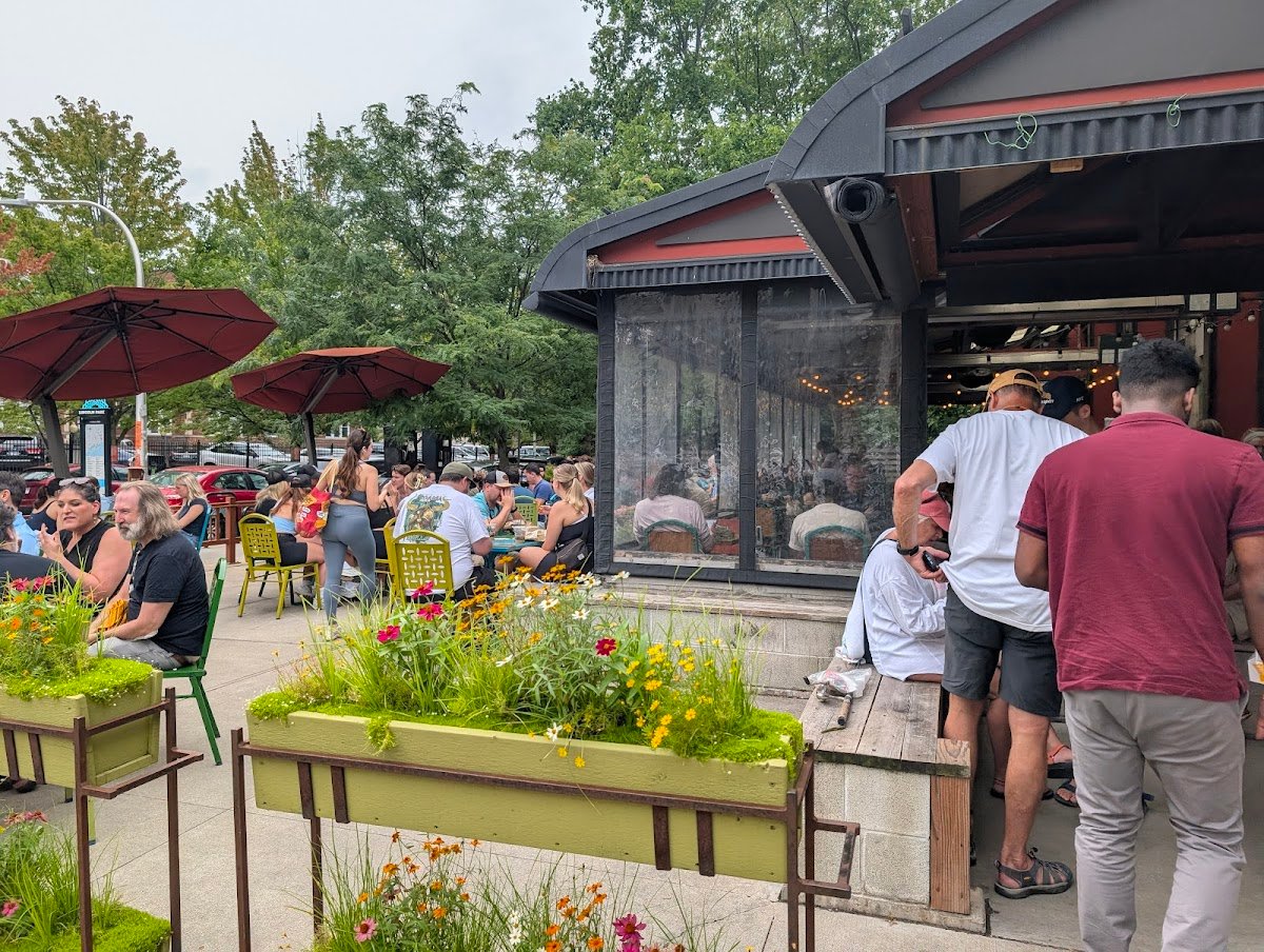 Colectivo Coffee Lincoln Park specialty coffee shop in Chicago - photo 3