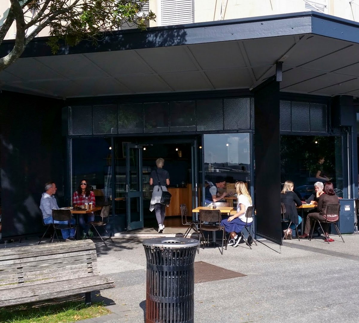 Storefront of SEABREEZE, specialty coffee shop in Auckland