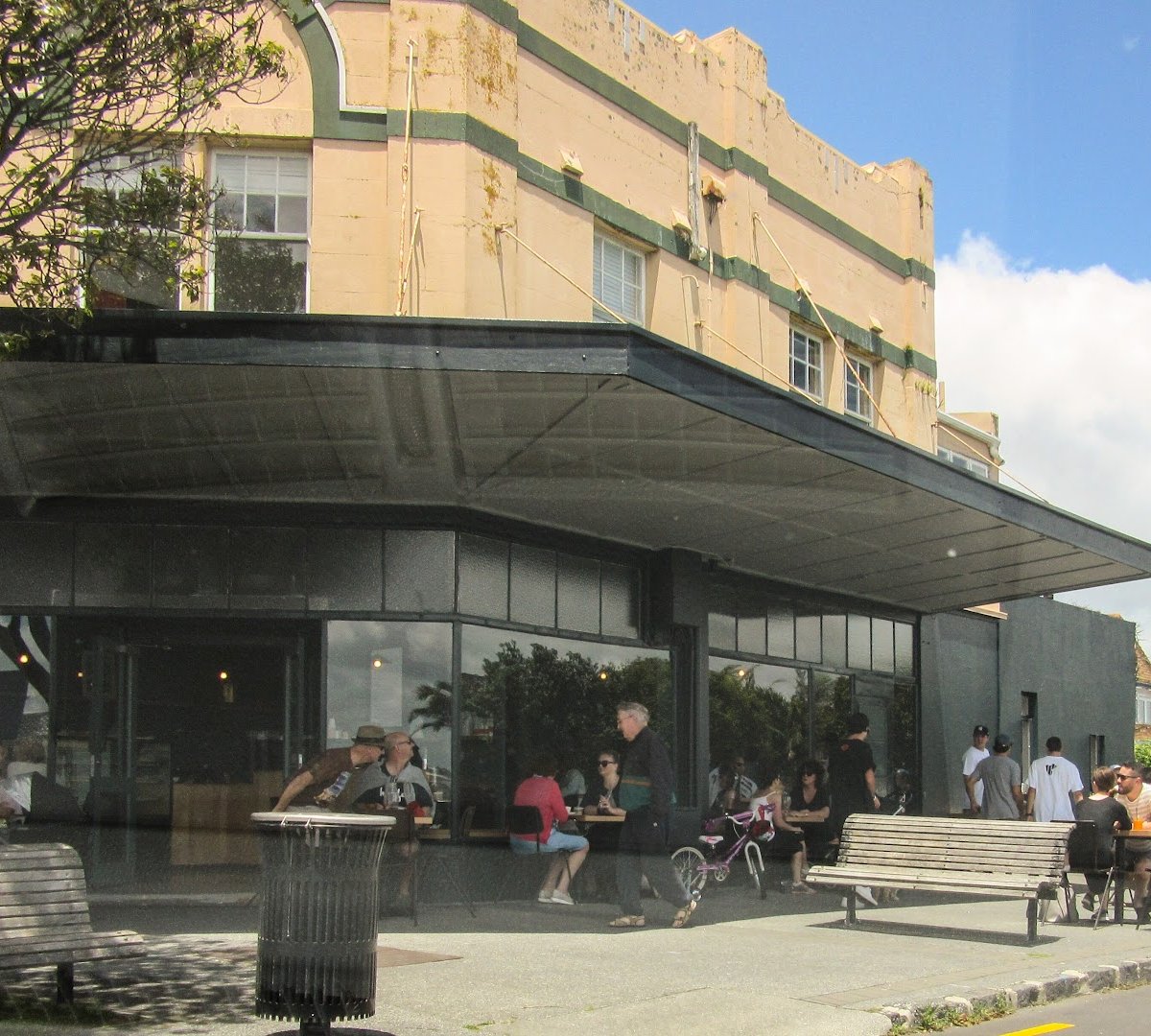 Storefront of SEABREEZE, specialty coffee shop in Auckland