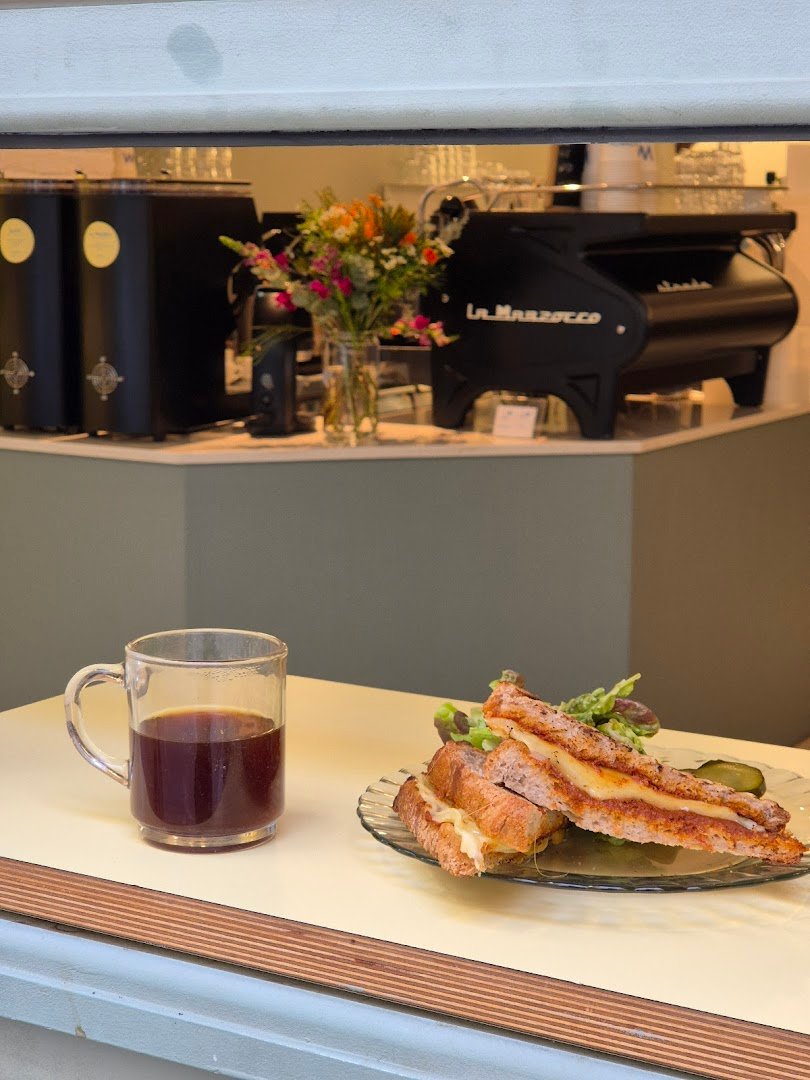 SlowMov specialty coffee shop in Barcelona - photo 11