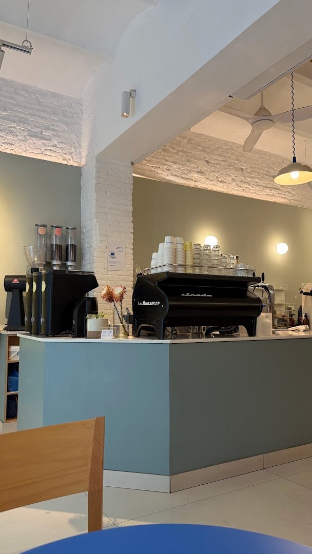 SlowMov specialty coffee shop in Barcelona - photo 14