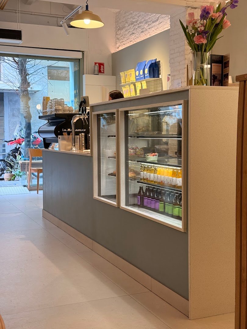 SlowMov specialty coffee shop in Barcelona - photo 3