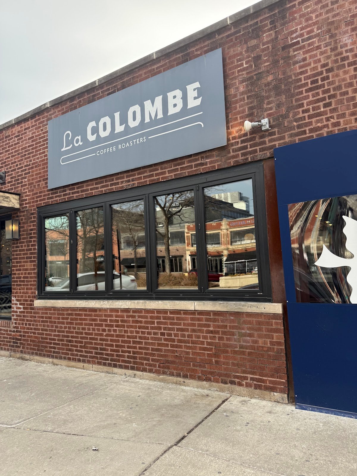 La Colombe Coffee Workshop specialty coffee shop in Chicago - photo 3