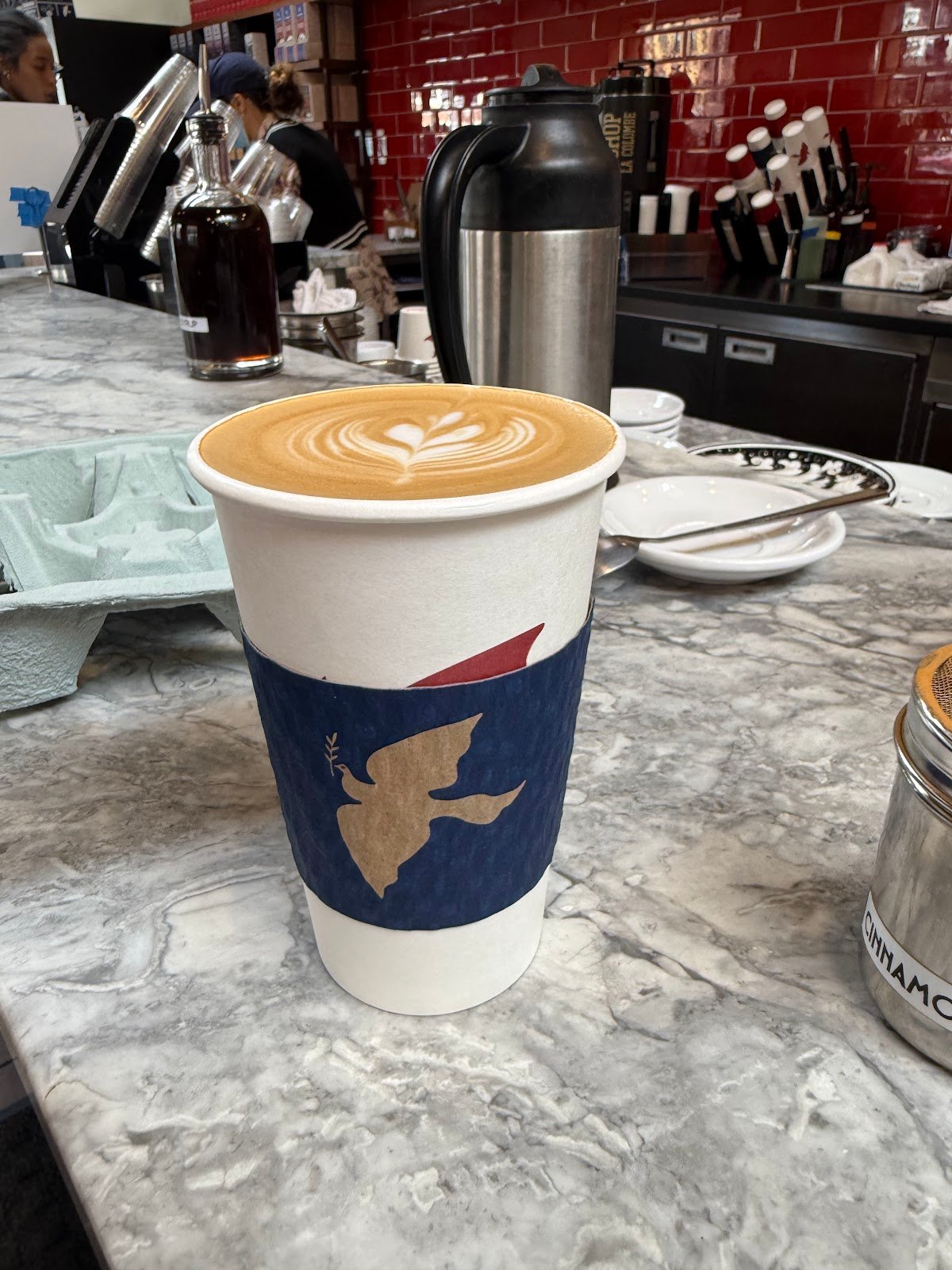 La Colombe Coffee Workshop specialty coffee shop in Chicago - photo 4