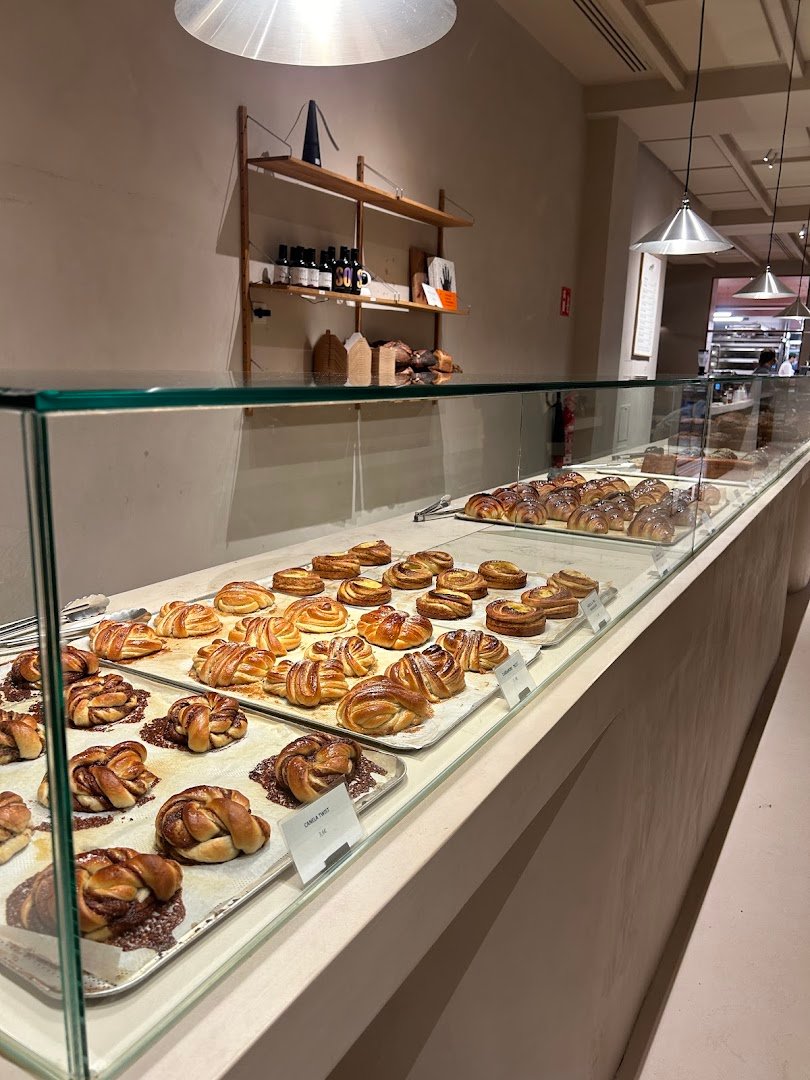Origo Bakery specialty coffee shop in Barcelona - photo 2