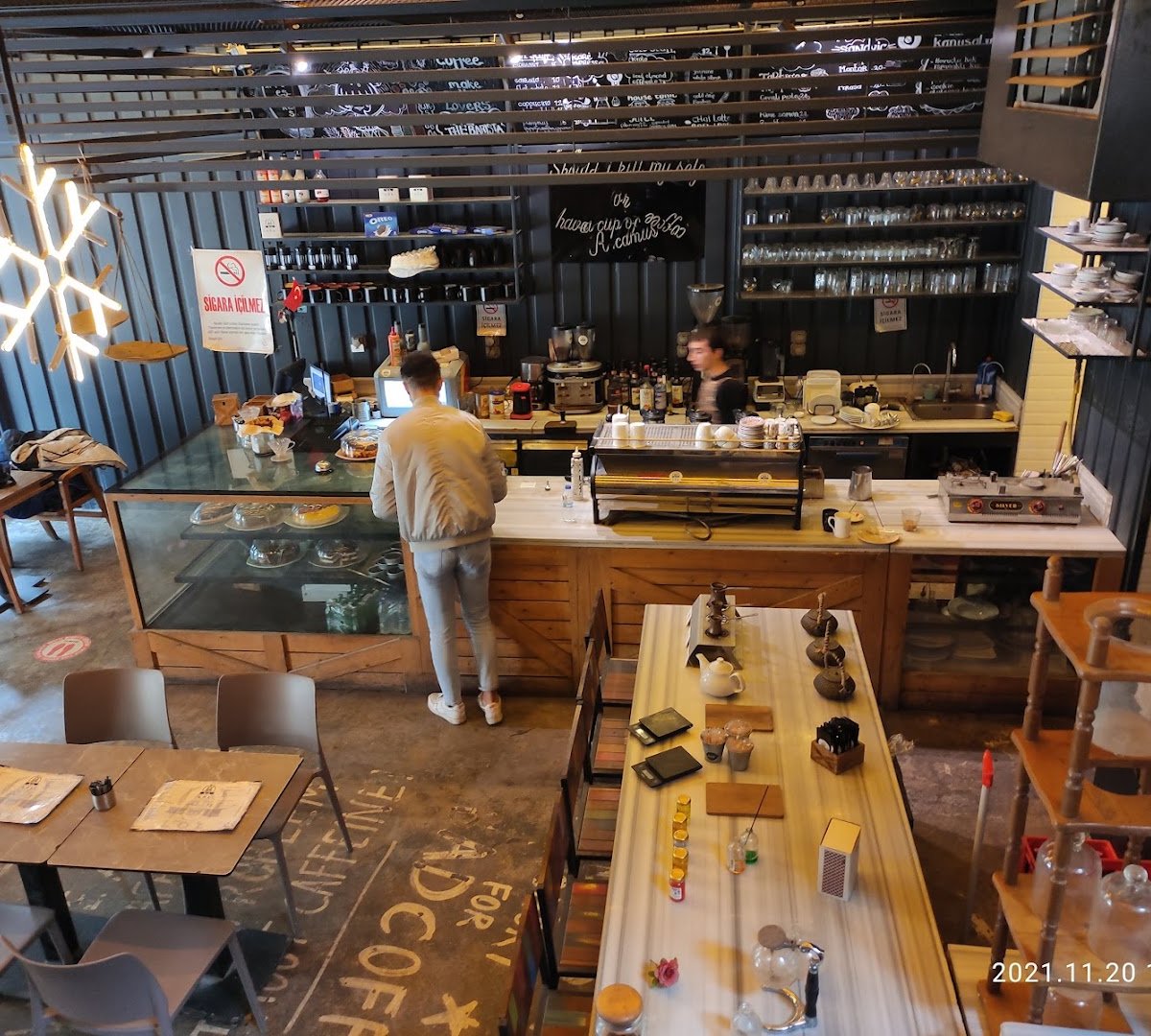 Lol Coffee Roasters specialty coffee shop in Istanbul - photo 4
