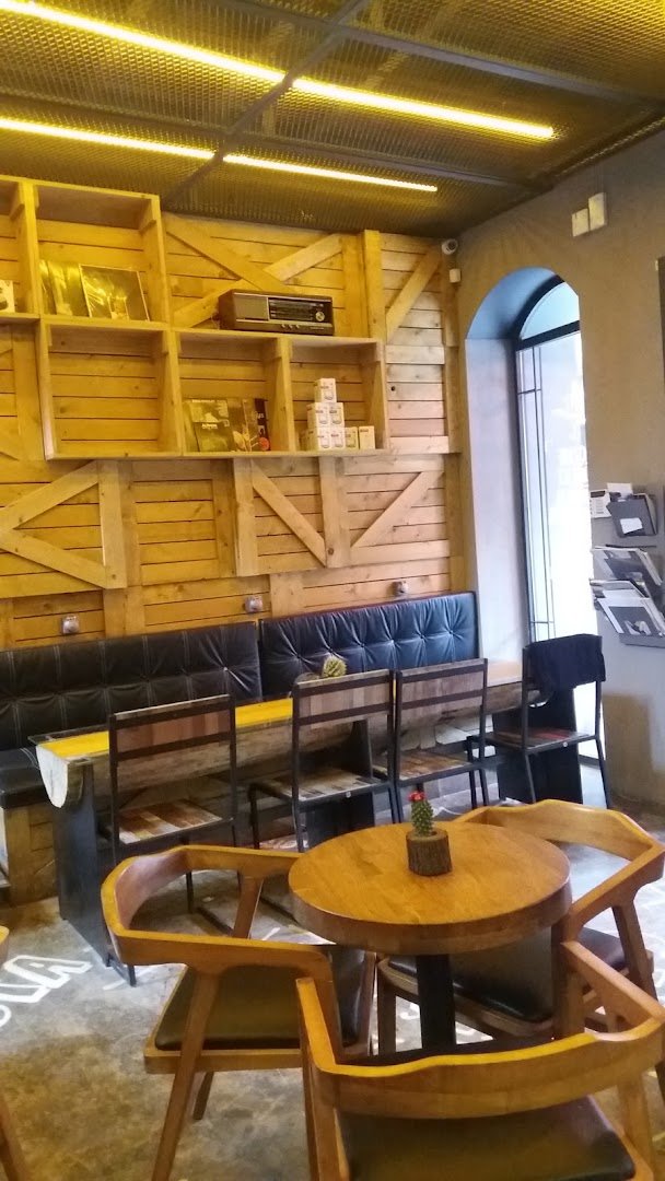 Lol Coffee Roasters specialty coffee shop in Istanbul - photo 9