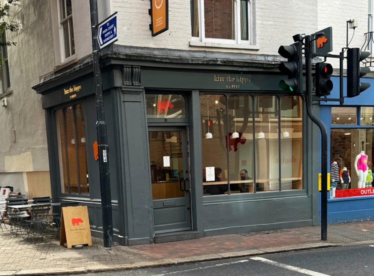 Kiss the Hippo (Richmond) specialty coffee shop in London - photo 4