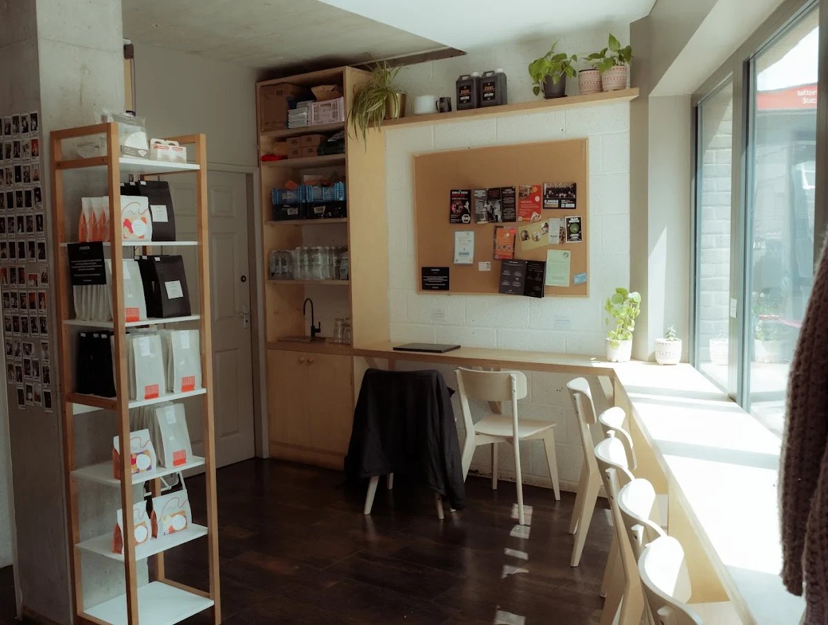 Nostos Coffee (Battersea) specialty coffee shop in London - photo 2