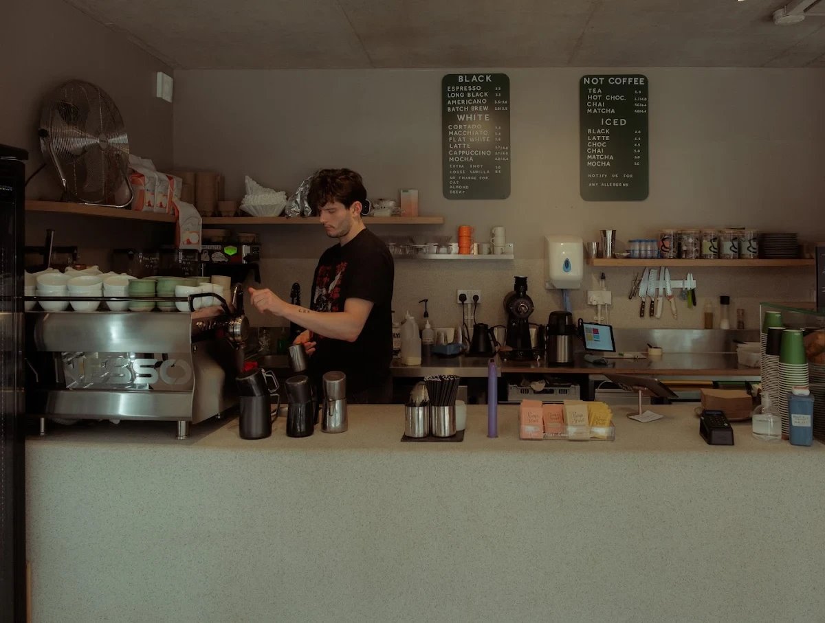 Nostos Coffee (Battersea) specialty coffee shop in London - photo 4