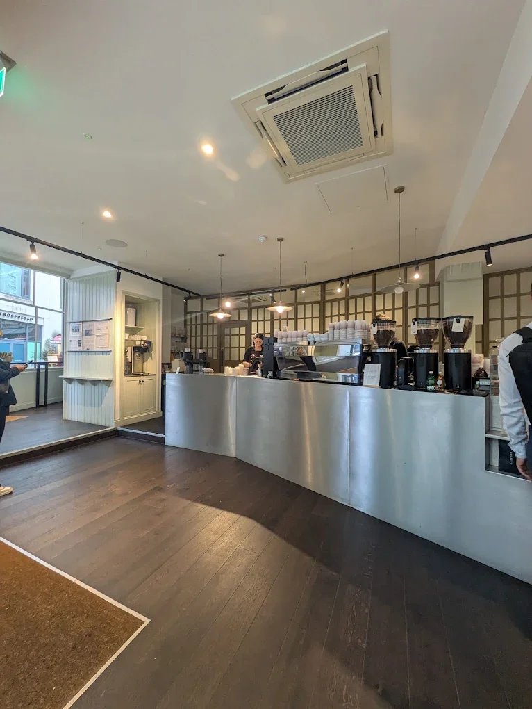 Rosslyn (Leadenhall Market) specialty coffee shop in London - photo 3