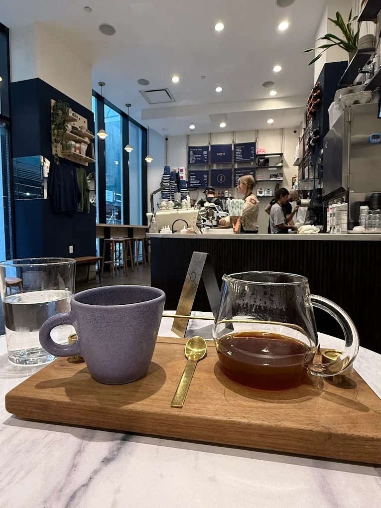 Suited NYC specialty coffee shop in New York - photo 2