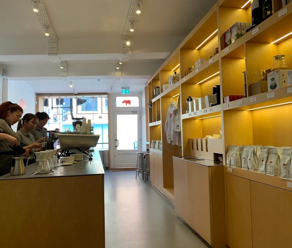 Kiss the Hippo (Richmond) specialty coffee shop in London - photo 5