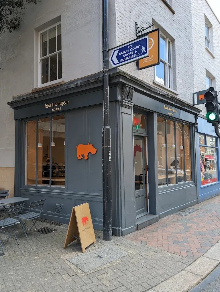 Kiss the Hippo (Richmond) specialty coffee shop in London - photo 9