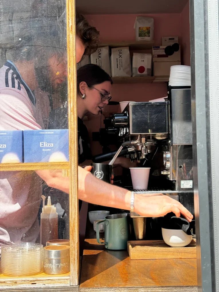 Paradox Design + Coffee specialty coffee shop in London - photo 6