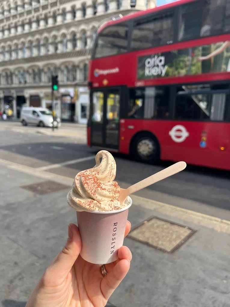 Rosslyn (78 Queen Victoria St) specialty coffee shop in London - photo 8