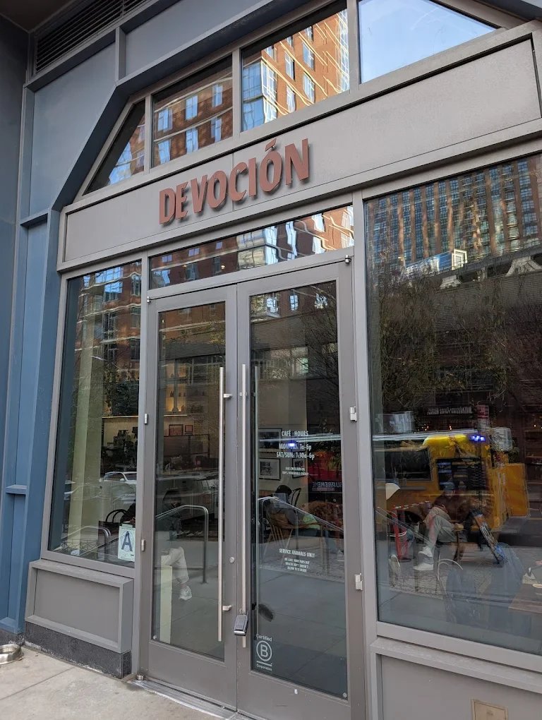 Devoción Dumbo specialty coffee shop in New York - photo 6